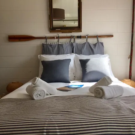 Le Caillebotis מלון *